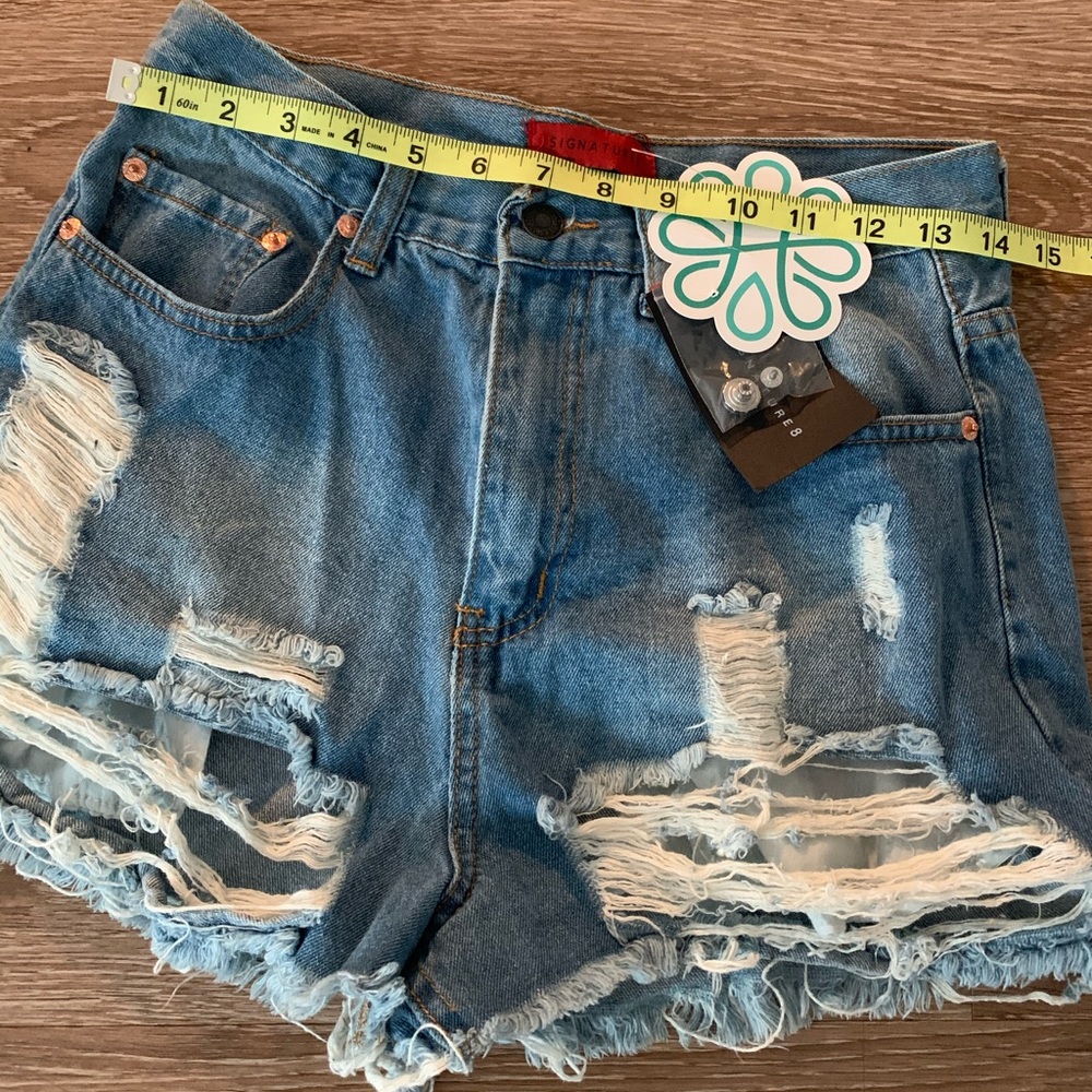 Signature high waisted shorts